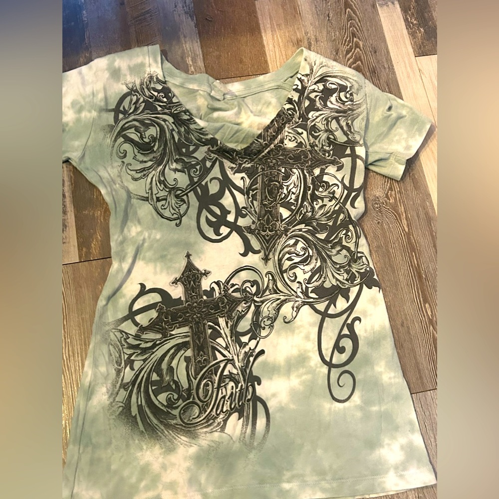 2000s blue/light teal and white tie-dye shirt v-neck